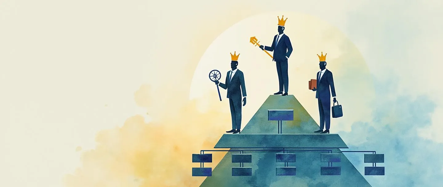 Uma pintura digital em aquarela de três executivos em trajes corporativos no topo de uma pirâmide empresarial, cada um usando uma coroa. Abaixo deles, um organograma se ramifica. Um executivo segura uma chave dourada, outro uma bússola, e o terceiro uma pasta. Composição elegante e simples com tons suaves de azul e dourado transmitindo hierarquia de liderança.